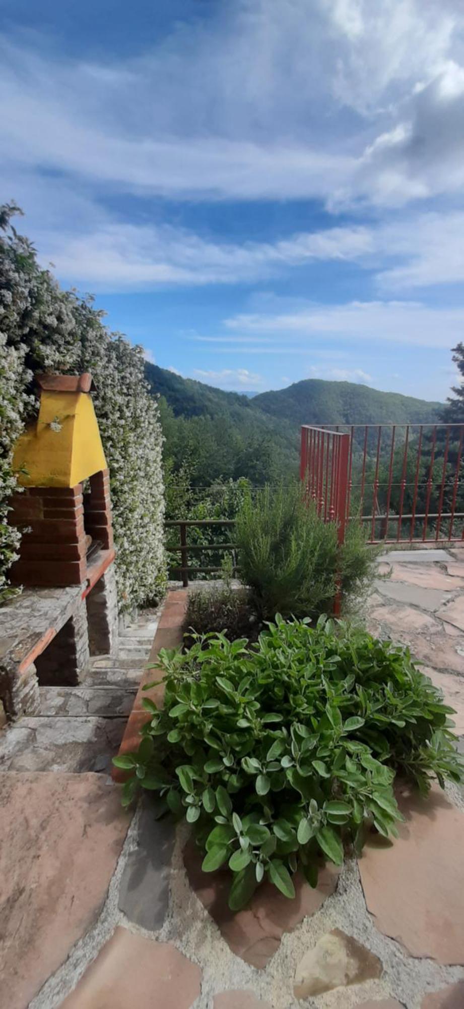 Deliziosa Casetta Sull'Appennino Toscano Montefegatesi Exterior foto